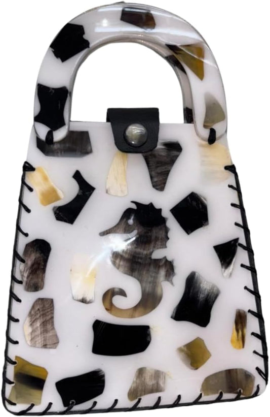 Sac à main artisanal en corne de vache et résine, cabas artisanal avec poignée supérieure, motif hippocampe, sac luxueux des Caraïbes.