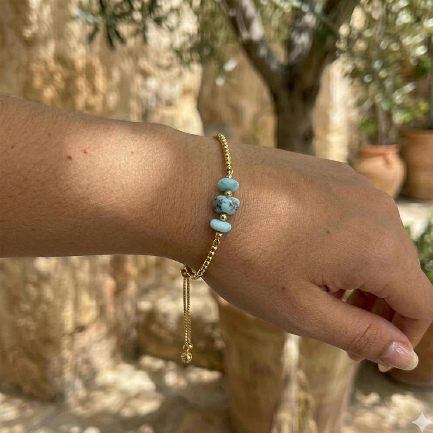 Bracciale regolabile in Larimar riempito d'oro – Bracciale minimalista in pietra blu – Gioielli in Larimar fatti a mano della Repubblica Dominicana – Bracciale con slider delicato