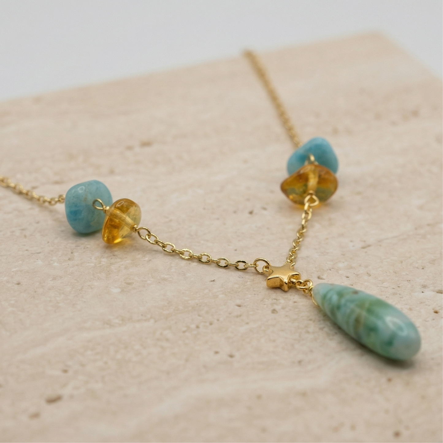 Collier Goutte Larimar Plaqué Or – Pendentif Pierre Précieuse Bleue Dominicaine
