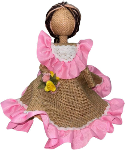 Poupée dominicaine artisanale en jute, paysanne sans visage, robe rose à volants, figurine rustique des Caraïbes, décoration d'intérieur culturelle