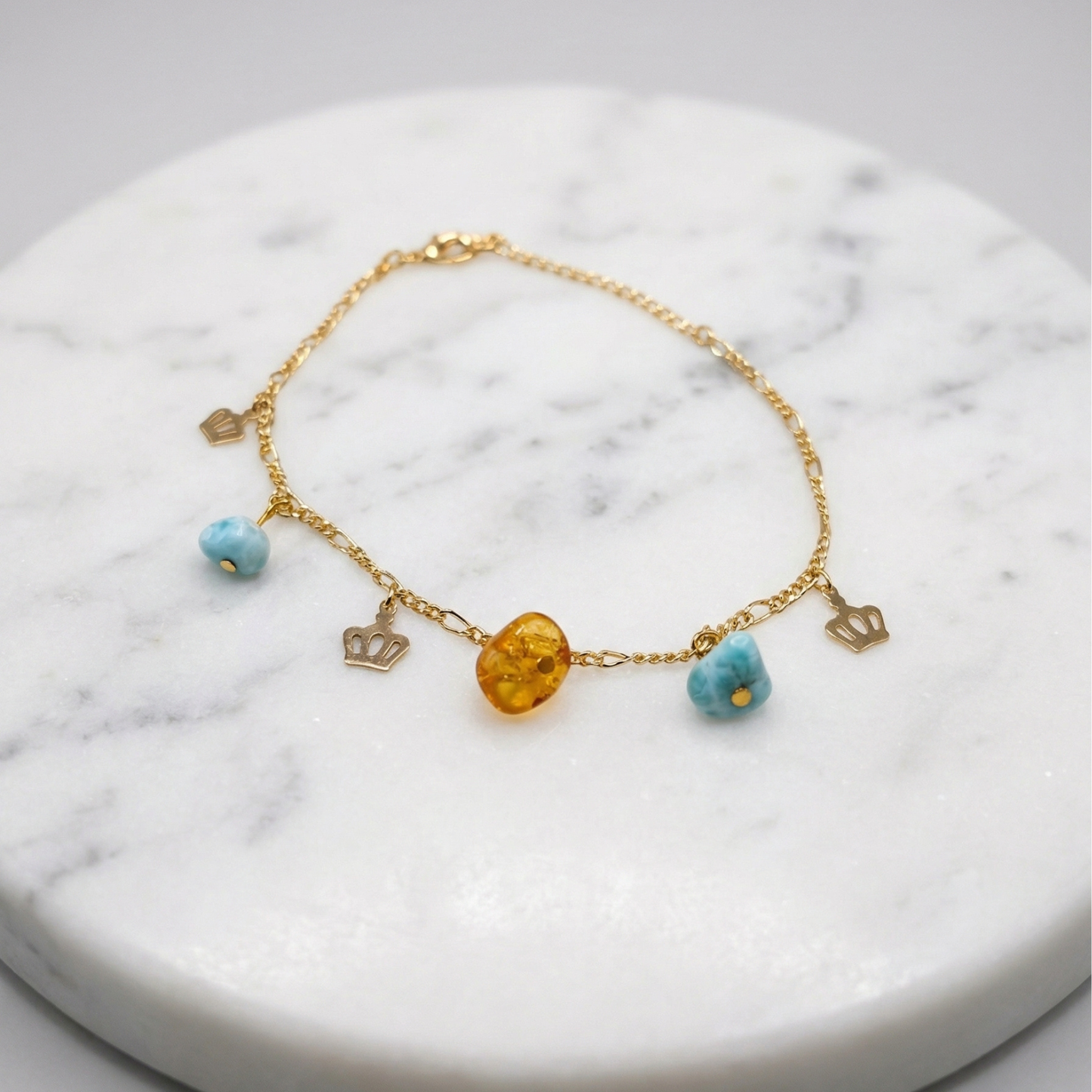 Bracciale con charm in larimar riempito d'oro – Gioielli in pietra blu dominicana
