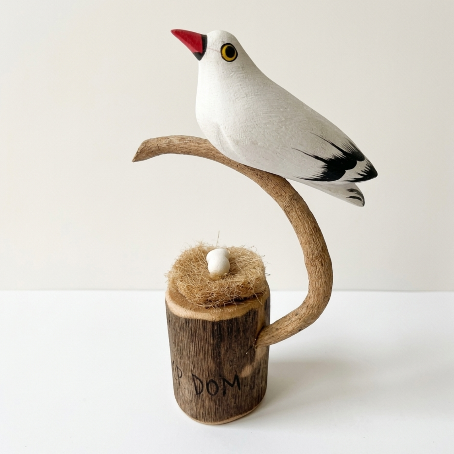 Figurina di uccello dominicano fatta a mano